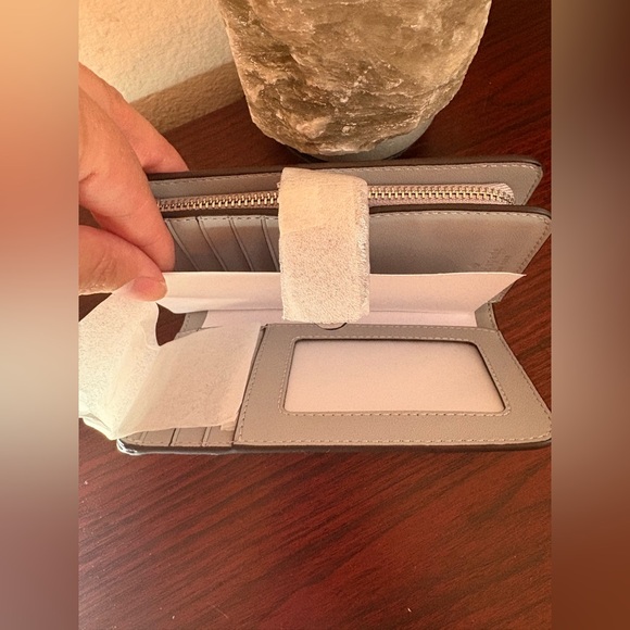 Lena Medium Bifold Wallet - Picture 6 of 6